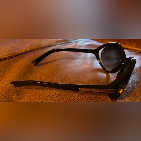 Louis Vuitton Sunglasses - Picture 2 of 11